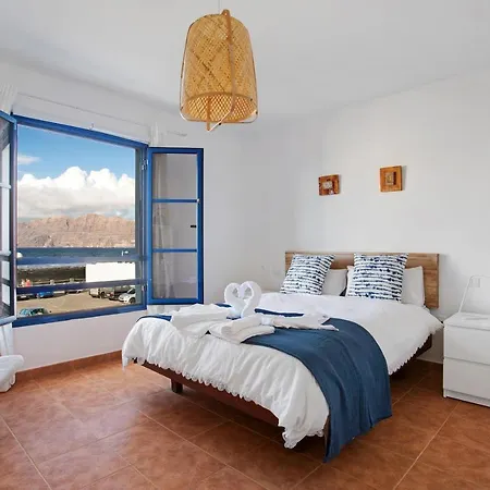 Casa Vivo * Famara